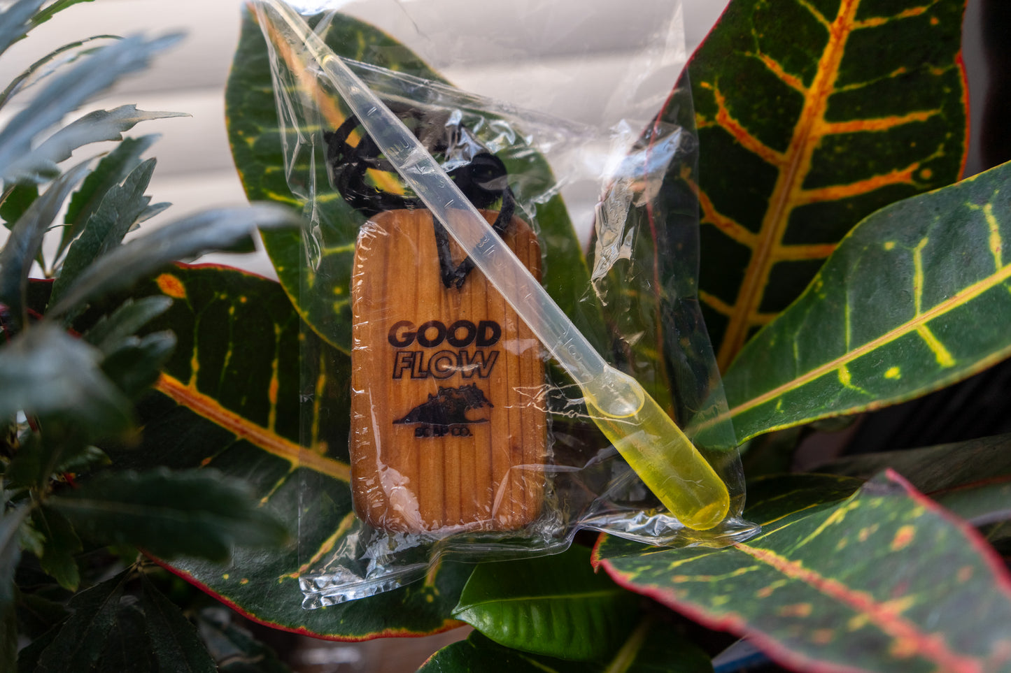 Good Flow Soap co. Handmade Cedar Wood Air Freshener - Natural Vanilla,Sandalwood & Sweet Florida orange Scent